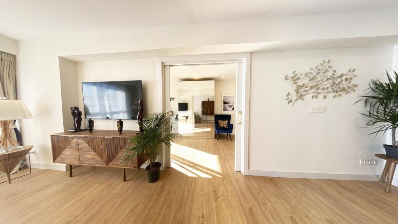Miramar Luxurious Flat, 3 Double Rooms, Free Parking, Terrace, Completely New San Sebastian Exterior photo