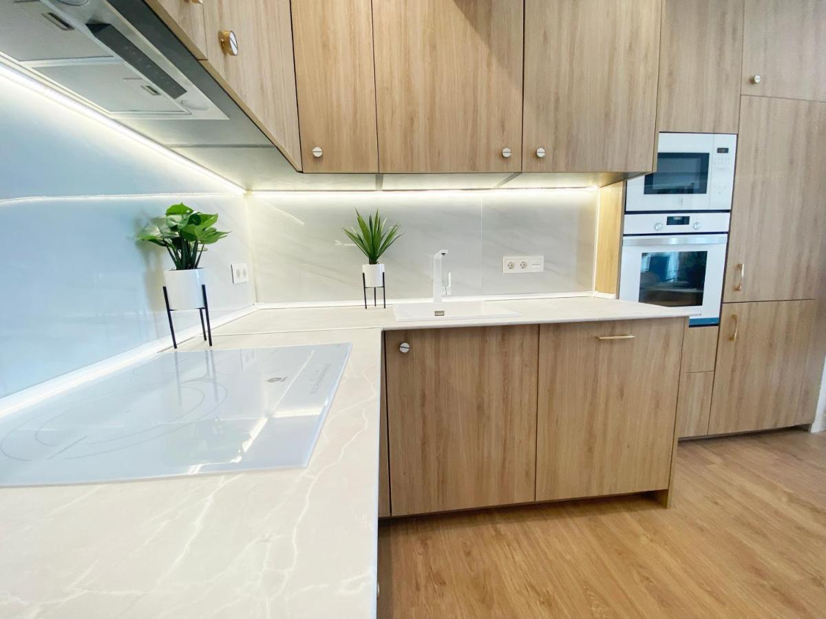 Miramar Luxurious Flat, 3 Double Rooms, Free Parking, Terrace, Completely New San Sebastian Exterior photo