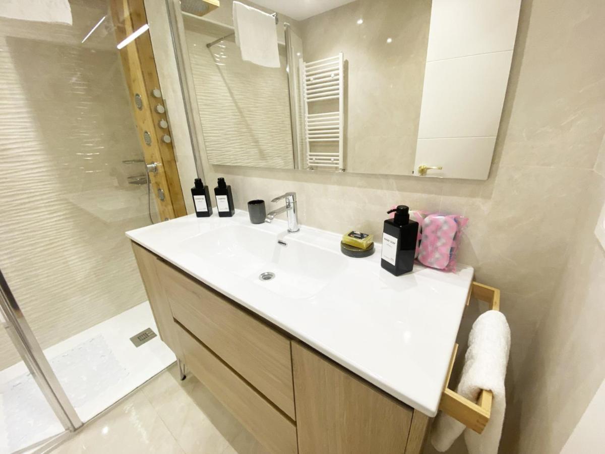 Miramar Luxurious Flat, 3 Double Rooms, Free Parking, Terrace, Completely New San Sebastian Exterior photo